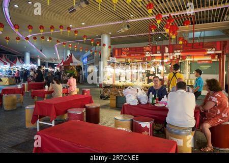 BANGKOK, THAILAND - CIRCA JANUAR 2020: Street Food in Bangkok. Stockfoto