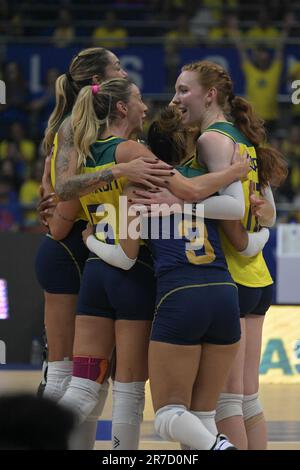 DF - BRASILIA - 06/14/2023 - LEAGUE OF THE WOMEN's VOLLEYBALL NATIONS 2023, BRASILIEN X SÜDKOREA - Spieler aus Brasilien feiern den Sieg am Ende des Spiels gegen Südkorea im Nilson Nelson Gym für die Women's Volleyball League 2023. Foto: HELIO MONTFERRE/AGIF/Sipa USA Stockfoto