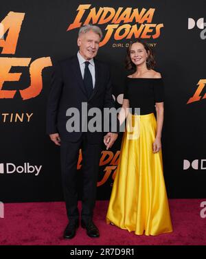 Los Angeles, USA. 14. Juni 2023. (L-R) Harrison Ford und Calista Flockhart treffen am Mittwoch, den 14. Juni 2023, im LucasFilms' INDIANA JONES EIN UND DIE "DIAL OF DESTINY Los Angeles Premiere" im Dolby Theatre in Hollywood, Kalifornien. (Foto: Sthanlee B. Mirador/Sipa USA) Guthaben: SIPA USA/Alamy Live News Stockfoto