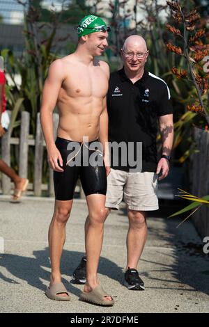 Leon Marchand trainiert mit Bob Bowman während der französischen Nationalmeisterschaft 2023 zum Schwimmen am 14. Juni 2023 in Rennes, Frankreich. Foto: Aurore Marechal/ABACAPRESS.COM Stockfoto