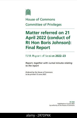 Auf der Titelseite des House of Commons Committee of Privileges wird berichtet, ob der ehemalige Premierminister Boris Johnson das Parlament über Parteitag getäuscht hat. Boris Johnson beging "wiederholte Missachtung" des Parlaments mit seinen Parteiabstreitungen, die eine 90-tägige Suspendierung rechtfertigten, wie die parteiübergreifende Untersuchung ergab. Die vom Privilegien-Ausschuss empfohlene Aussetzung von Handlungen, einschließlich absichtlich irreführender Parlamentsmitglieder, hätte den Weg für eine Nachwahl des ehemaligen Ministerpräsidenten geebnet, wenn er nicht im Vorgriff zurückgetreten wäre. Foto: Donnerstag, 15. Juni 2023. Stockfoto