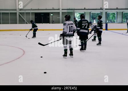 14. Juni 2023. Das Lee Valley Ice Skating Centre wird von Robin Cousins auf einer Veranstaltung eröffnet, an der lokale Teams und Schulen teilnehmen. Stockfoto
