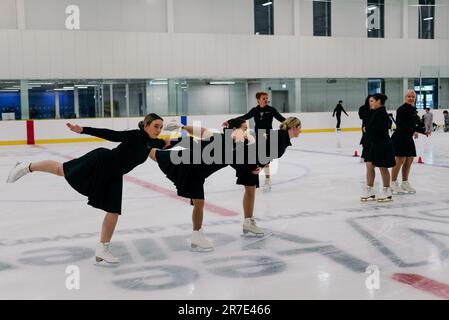 14. Juni 2023. Das Lee Valley Ice Skating Centre wird von Robin Cousins auf einer Veranstaltung eröffnet, an der lokale Teams und Schulen teilnehmen. Stockfoto
