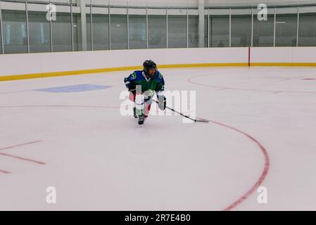 14. Juni 2023. Das Lee Valley Ice Skating Centre wird von Robin Cousins auf einer Veranstaltung eröffnet, an der lokale Teams und Schulen teilnehmen. Stockfoto