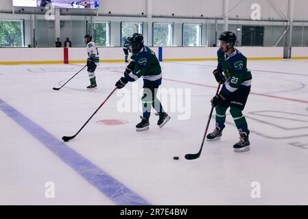 14. Juni 2023. Das Lee Valley Ice Skating Centre wird von Robin Cousins auf einer Veranstaltung eröffnet, an der lokale Teams und Schulen teilnehmen. Stockfoto