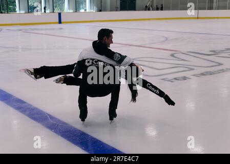 14. Juni 2023. Das Lee Valley Ice Skating Centre wird von Robin Cousins auf einer Veranstaltung eröffnet, an der lokale Teams und Schulen teilnehmen. Stockfoto