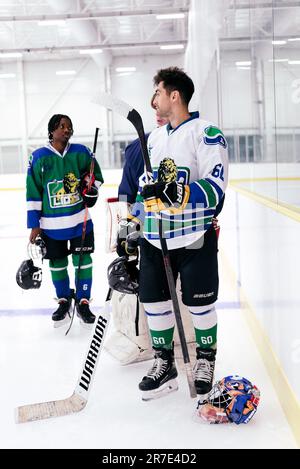 14. Juni 2023. Das Lee Valley Ice Skating Centre wird von Robin Cousins auf einer Veranstaltung eröffnet, an der lokale Teams und Schulen teilnehmen. Stockfoto