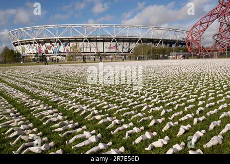 Die Umhänge der Somme-Kunstwerke erinnern an die 72.396 Soldaten des britischen Commonwealth ohne bekanntes Grab Stockfoto