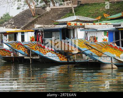 Vietnam, Thua Thien Hue Province, Hue City, von der UNESCO zum Weltkulturerbe erklärt, der Perfume River Stockfoto