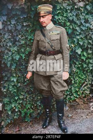 Gabriele D'Annunzio (1863-1938), dans le jardin du palais de commandement de Rijeka (Fiume) en 1920 Stockfoto