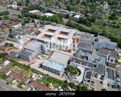 Hereford County Hospital Luftaufnahme des Hauptkrankenhauses in Herefordshire zeigt die neue £21 Millionen Tagesklinik im Vordergrund Juni 2023 Stockfoto