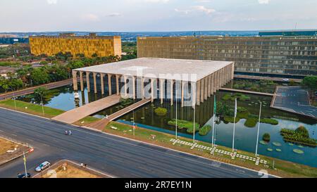 Der Itamaraty-Palast, auch bekannt als Palácio dos Arcos, ist der Sitz des brasilianischen Außenministeriums in Brasília. Stockfoto