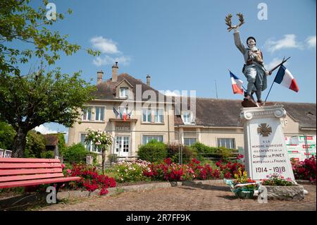 Piney, Frankreich. 11. Juni 2023. Piney ist das Rathaus, Departement Aube. Frankreich, 11. Juni 2023. Foto von Helder Januario/ABACAPRESS.COM Kredit: Abaca Press/Alamy Live News Stockfoto