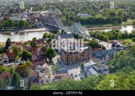 Der Blick von der Dresdner Hängebahn - der Schwebebahn, die die Passagiere zum höchsten Aussichtspunkt mit Blick auf die Elbe bringt. Stockfoto