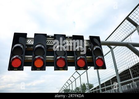 Montreal, Kanada. 15. Juni 2023. Atmosphäre des Schaltkreises – rote Leuchten. 15.06.2023. Formel-1-Weltmeisterschaft, Rd 9, Canadian Grand Prix, Montreal, Kanada, Vorbereitungstag. Das Foto sollte wie folgt lauten: XPB/Press Association Images. Kredit: XPB Images Ltd/Alamy Live News Stockfoto