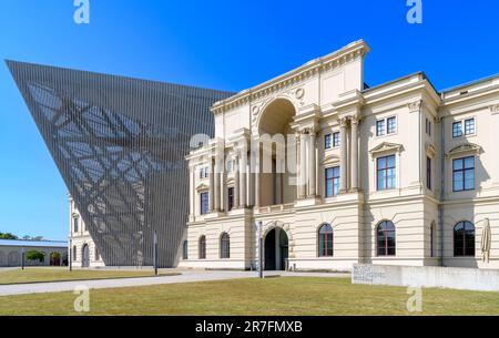 Militärhistorisches Museum der Bundeswehr - Dresdner Militärmuseum der Streitkräfte. Architekt Daniel Libeskind fügte einen dramatischen Keil hinzu. Stockfoto