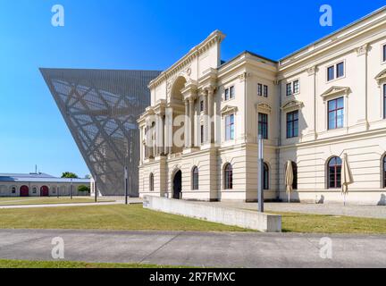 Militärhistorisches Museum der Bundeswehr - Dresdner Militärmuseum der Streitkräfte. Architekt Daniel Libeskind fügte einen dramatischen Keil hinzu. Stockfoto