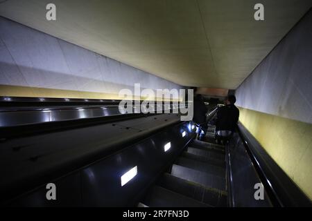 Washington, DC - Mai 1 2018: Tunnel der Washington Metro. Washington Metro ist nur ein U-Bahn-System in DC. Stockfoto