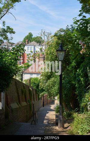 Mount Vernon in Hampstead Village, North London, Großbritannien, im Sommer Stockfoto