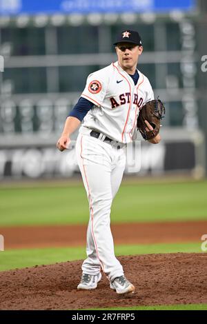 Der Houston Astros Relief Pitcher Phil Maton (88) ist der Sieger im 9. Inning während des MLB-Spiels zwischen den Washington Nationals Stockfoto