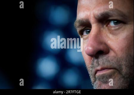 Washington, Usa. 14. Juni 2023. Der Vertreter der Vereinigten Staaten Clay Higgins (Republikaner von Louisiana) tritt auf einer Pressekonferenz auf, um eine Untersuchung des US-amerikanischen Heimatschutzministers Alejandro Mayorkas im US Capitol in Washington, DC, USA, am 14. Juni 2023 anzukündigen. Foto: Rod Lamkey/CNP/ABACAPRESS.COM Kredit: Abaca Press/Alamy Live News Stockfoto