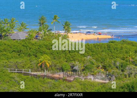 Die wunderschöne Naturlandschaft von Trancoso, Bezirk Porto Seguro - BA. Blick auf Nativos Beach, Bahia State, Brasilien. Stockfoto