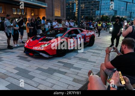 Gumball 3000 Supercar-Rallye mit Besuch des wiederentwickelten Battersea Power Station, London. Teure Automesse für Autofans. Lamborghini Huracan STO Stockfoto