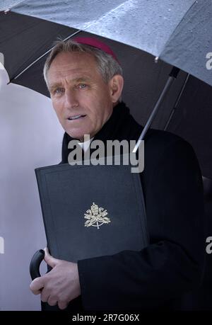 Vatikanstadt, Vatikanstadt. 15. Juni 2023. Der Heilige Vater hat befohlen, dass Erzbischof Gänswein vorläufig in seine Herkunftsdiözese zurückkehrt." Der Heilige Stuhl kommuniziert es.15, juni 2023 Foto: Monsignore Georg Gänswein, Papst Franziskus während einer wöchentlichen allgemeinen Audienz auf dem Petersplatz im Vatikan, 15. Mai 2019 Kredit: dpa/Alamy Live News Stockfoto