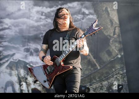 Solvesborg, Schweden. 07., Juni 2023. Die amerikanische Thrash Metal Band Testament tritt während des schwedischen Musikfestivals Sweden Rock Festival 2023 in Solvesborg auf. Hier wird der Gitarrist Eric Peterson live auf der Bühne gesehen. (Foto: Gonzales Photo - Terje Dokken). Stockfoto
