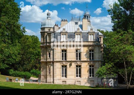 Außenansicht des Chateau de Monte-Cristo, ehemaliger Wohnsitz von Alexander Dumas Stockfoto