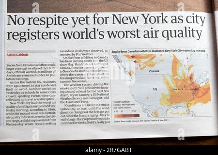 „Noch keine Pause für New York, da die Stadt die schlechteste Luftqualität der Welt verzeichnet“, Artikel der Zeitung Guardian, „Canada Wildfire“ Stockfoto