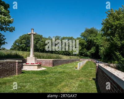 Der Friedhof Devonshire markiert die Position eines britischen Grabens, der die deutschen Positionen während des Ersten Weltkriegs am ersten Tag der Schlacht an der Somme übersah Stockfoto