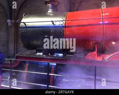 Hogwarts Express-Zug, Warner Brothers Studio Tour, The Making of Harry Potter, London. Stockfoto