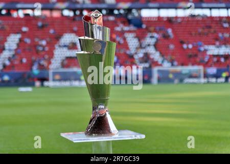 Enschede, Niederlande. 15. Juni 2023. The Cup während des Halbfinales – Spanien gegen Italien, Fußballspiel der UEFA Nations League in Enschede, Niederlande, Juni 15 2023 Kredit: Independent Photo Agency/Alamy Live News Stockfoto