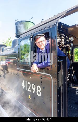 Dampfeisenbahnfahrer, Isle of Wight Steam Railway (Havenstreet Station), Havenstreet, Isle of Wight, England, Großbritannien Stockfoto