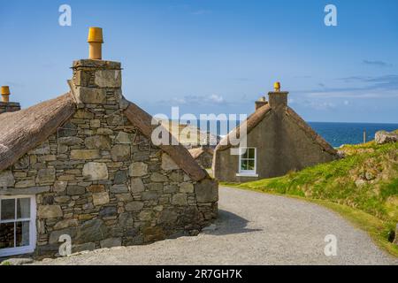 Das wiederaufgebaute Blackhouse Museum im Gearrannan Blackhouse Village Stockfoto