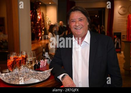 München, Deutschland. 15. Juni 2023. Georg Dingler (Radio Gong) kommt im GOP Varieté Theater zu seinem Abschied und seiner Geburtstagsparty. Kredit: Felix Hörhager/dpa/Alamy Live News Stockfoto