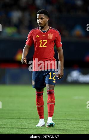 Enschede, Niederlande. 15. Juni 2023. Ansu Fati aus Spanien beim Halbfinale der UEFA Nations League 2022/23 zwischen Spanien und Italien im FC Twente Stadium am 15. Juni 2023 in Enschede, Niederlande. Foto: Marko Lukunic/PIXSELL Credit: Pixsell/Alamy Live News Stockfoto