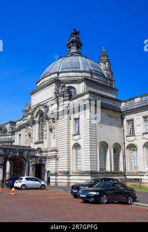 Cardiff City Hall, Cathays Park, Cardiff, Wales, Großbritannien Stockfoto