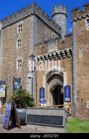 Cardiff Castle South Gate, Wales, Großbritannien Stockfoto