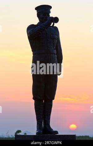 Das Bugler Memorial im Centennial Park in der Nähe des WWI Canadian National Vimy Memorial in Givenchy-en-Gohelle (Pas-de-Calais), Frankreich bei Sonnenaufgang Stockfoto