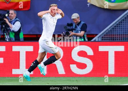 15-06-2023: Sport: Spanje gegen Italie ENSCHEDE, NIEDERLANDE - JUNI 15: Davide Frattesi (Italien) trifft, aber das Tor ist während des Spiels UEFA N nicht zulässig Stockfoto