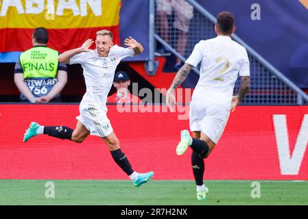 15-06-2023: Sport: Spanje gegen Italie ENSCHEDE, NIEDERLANDE - JUNI 15: Davide Frattesi (Italien) trifft, aber das Tor ist während des Spiels UEFA N nicht zulässig Stockfoto