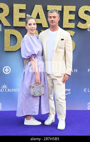 London, Großbritannien. 15. Juni 2023. Katherine Ryan und Bobby Koostra besuchen die Weltpremiere der besten Tage, DEN ODEON Luxe Leicester Square. Kredit: Siehe Li/Picture Capital/Alamy Live News Stockfoto