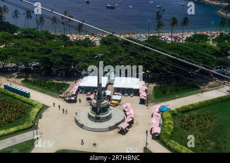 Das Denkmal der Lagune und der Dourados-Kampfhelden befindet sich in der Mitte des General Tiburcio Platzes unter dem sonnigen Sommernachmittag Stockfoto