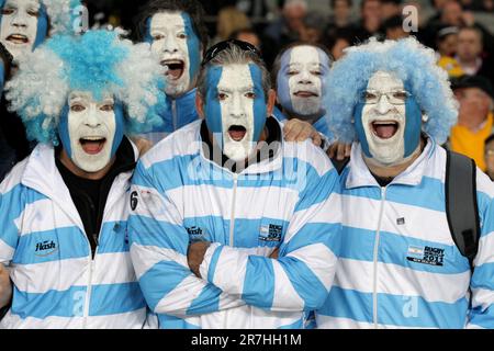 Die Fans erwarten den Beginn des Viertelfinalspiels Neuseeland gegen Argentinien 4 der Rugby-Weltmeisterschaft 2011, Eden Park, Auckland, Neuseeland, Sonntag, 09. Oktober 2011. Stockfoto