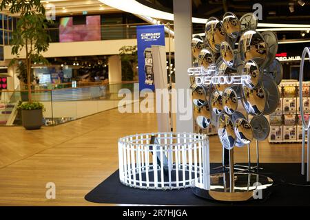 BANGKOK, THAILAND - CIRCA APRIL 2023: Siam Discovery Shopping Center. Stockfoto