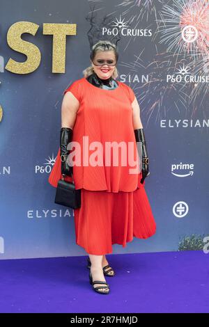 LONDON, VEREINIGTES KÖNIGREICH - 15. JUNI 2023: Jayde Adams besucht die Weltpremiere von „Greatest Days“, die filmreife Adaption des Musicals „The Band“ von Take That am Odeon Leicester Square in London, Großbritannien, am 15. Juni 2023. (Foto: Wiktor Szymanowicz/NurPhoto) Stockfoto