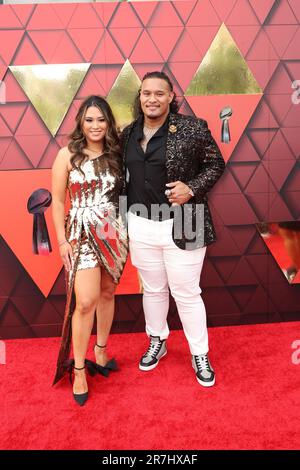 Kansas City, USA. 15. Juni 2023. Kansas City Chiefs - Danny Shelton auf dem roten Teppich bei der Zeremonie des Kansas City Chiefs Ring, die am 15. Juni 2023 an der Union Station in Kansas City, MO, stattfindet. Die Chiefs gewannen den Super Bowl LVII, indem sie die Philadelphia Eagles 38-35 besiegten. (Foto: Gary Rohman/Sipa USA) Guthaben: SIPA USA/Alamy Live News Stockfoto