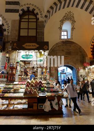 Misir Carsisi der Gewürzmarkt oder Gewürzbasar in Istanbul, Türkei Stockfoto